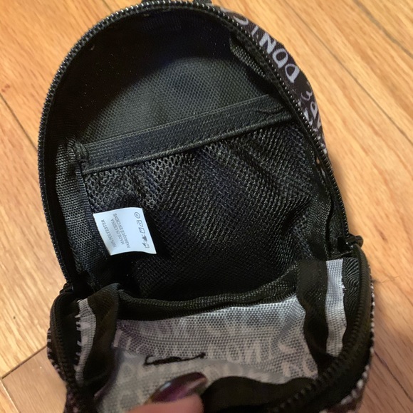 Cell phone pouch carrier - Picture 3 of 4